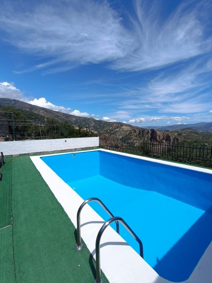 Finca Cortijo Rural en Lanjarón – Alojamiento con Licencia en Pleno Funcionamiento