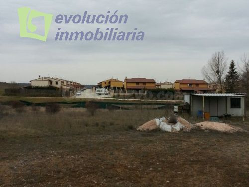 REVILLARRUZ, carretera de Sarracín: IMPRESIONANTE FINCA DE 7 - foto 4