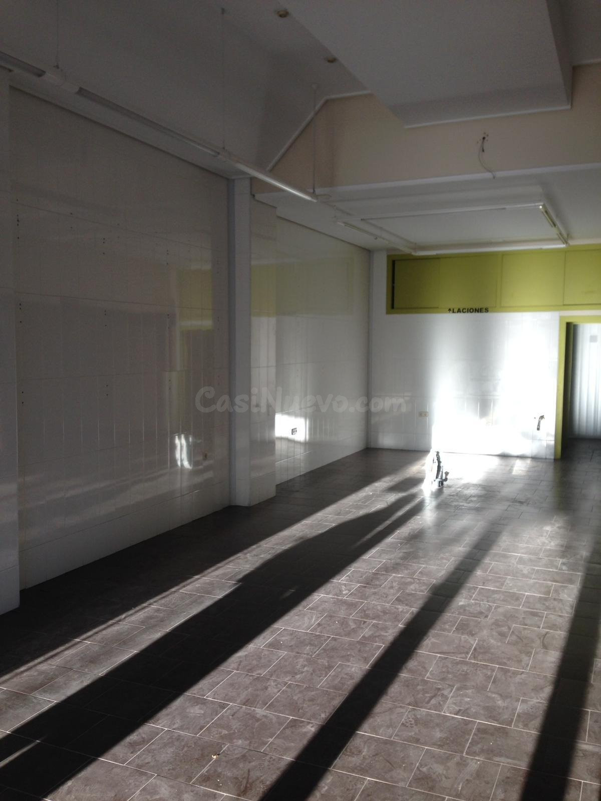 LOCAL COMERCIAL ZONA CIRCUNVALACIÓN