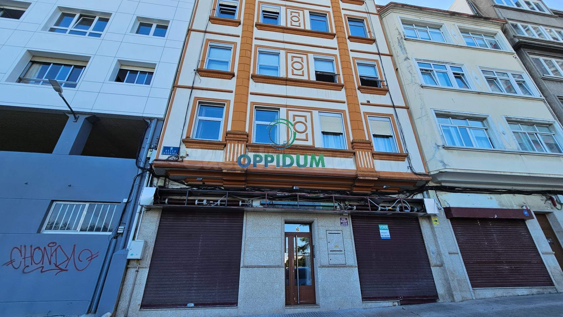 EN VENTA – 2 LOCALES COMERCIALES UNIDOS JUNTO A LA ESTACIÓN DE TREN A CORUÑA / BARRIO Os Mallos