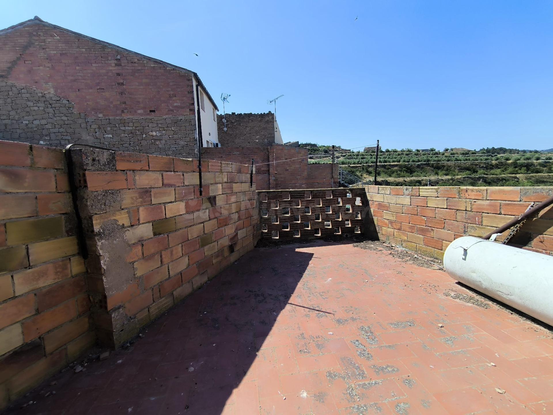 Espectacular Casa en Venta con Amplios Espacios, Terraza y Acogedora Buhardilla