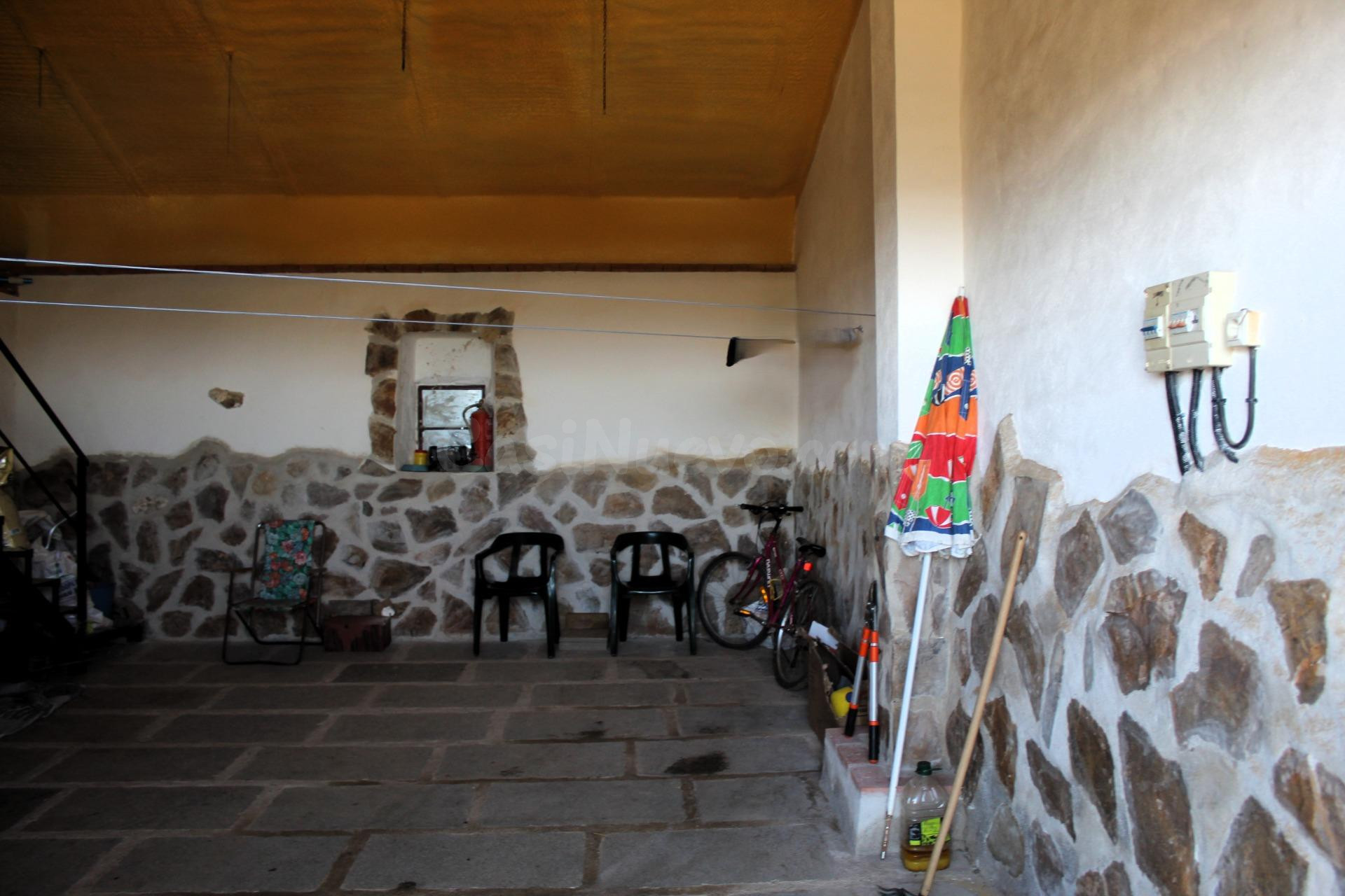 MAGNIFICO OLIVAR CON CASA, COCHERA PARA APEROS Y PISCINA ENTRE VILLAHARTA Y POZOBLANCO.