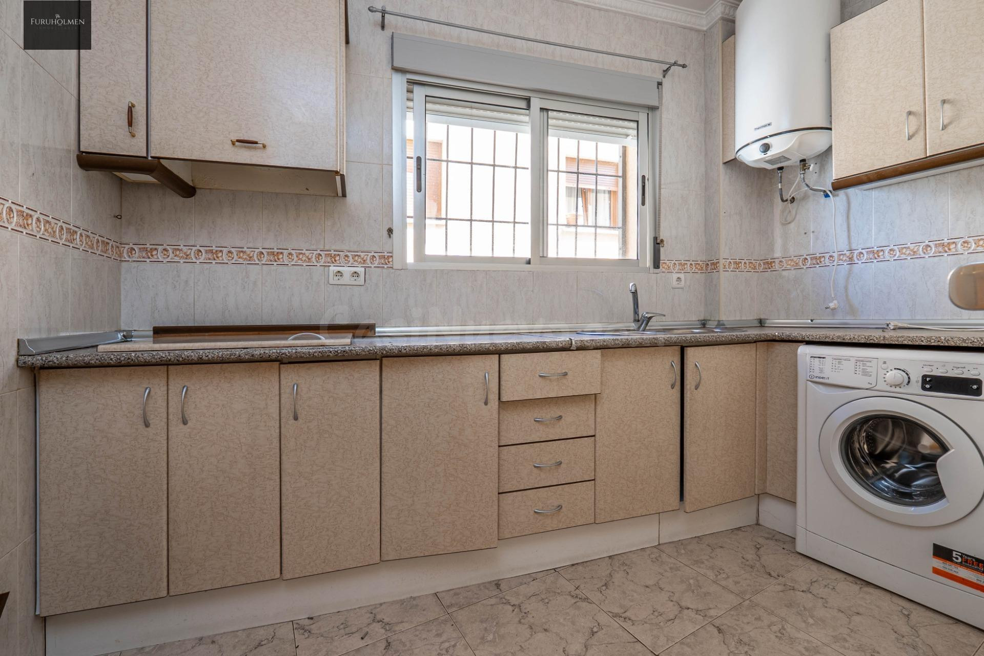 Amplia Casa en Venta en Guadix - Oportunidad de Inversión - foto 4