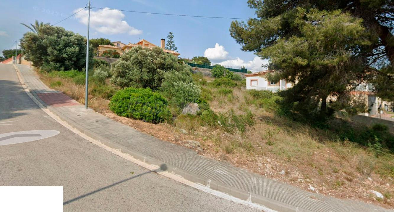 Parcela esquinera urbana en Urbanización Montmar, Calafell