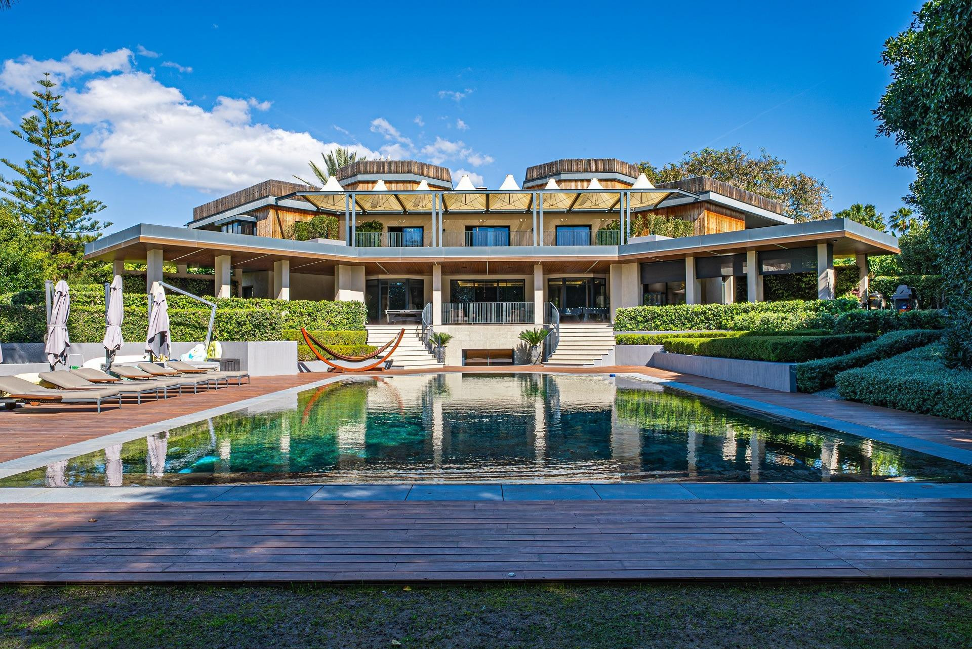 Exclusiva Villa en Primera Línea de Golf – Guadalmina Baja, San Pedro de Alcántara