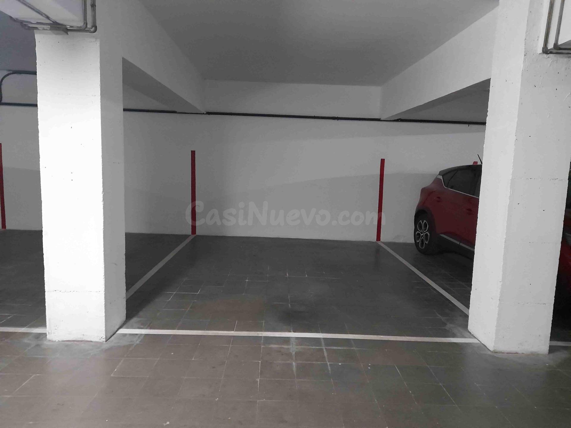 13 Plazas de Parking para COCHE GRANDE o MOTOS IDEAL INVERSORES en la Plaça Granollers de Mataró
