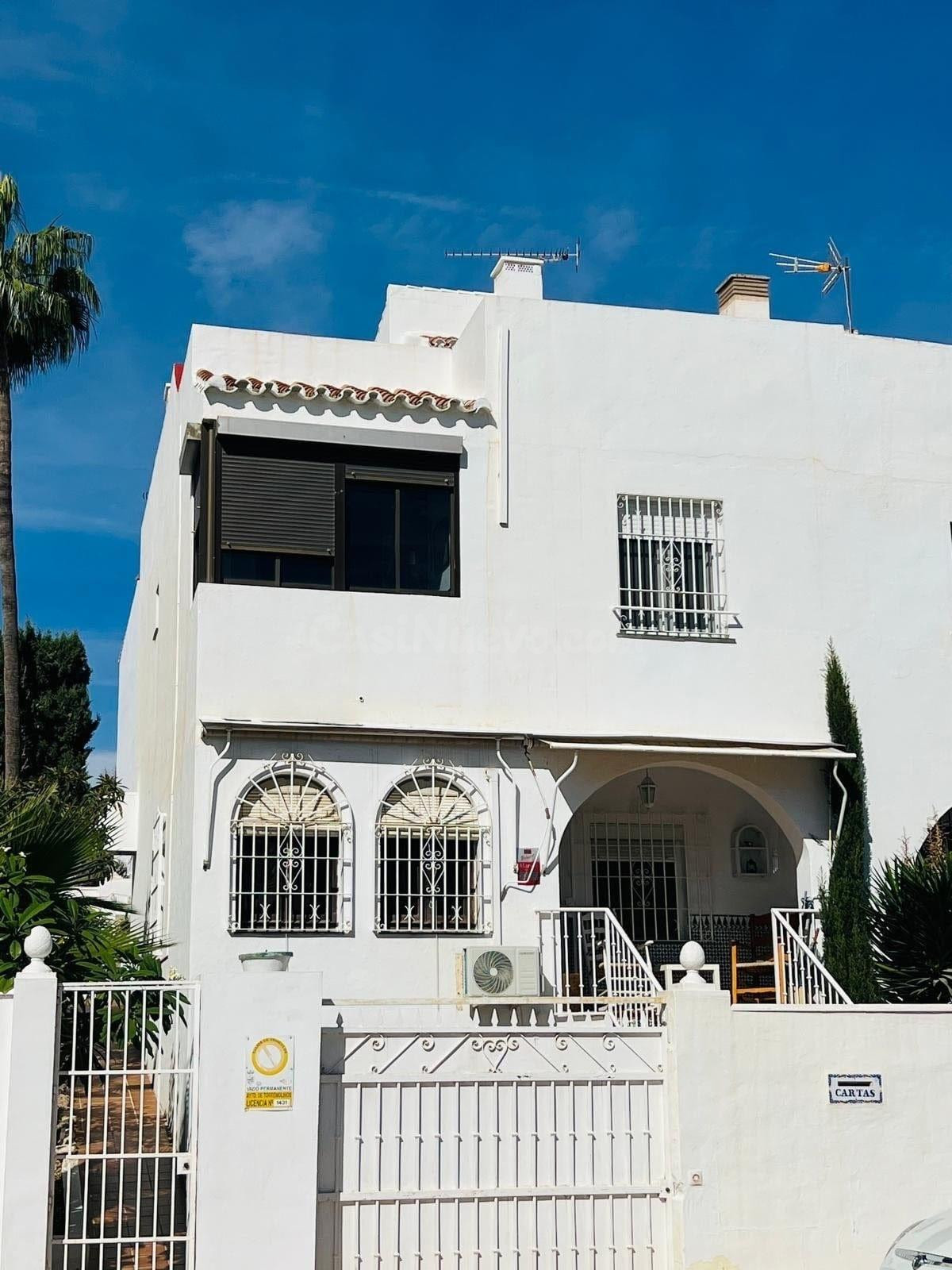PAREADO EN VENTA EN LA COLINA A UN PASO DE LA PLAYA.