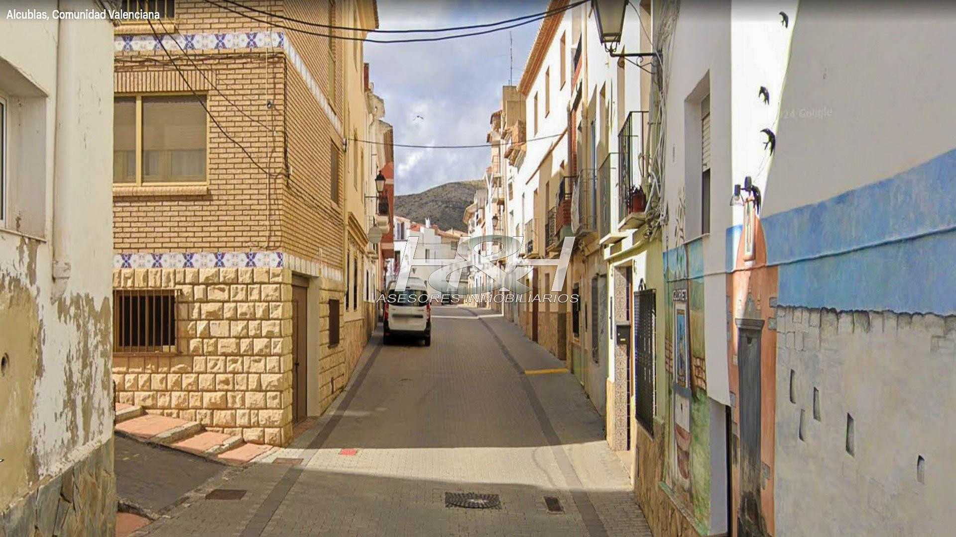 Se vende solar urbano en centro de Alcublas. /H H Asesores,  - foto 3