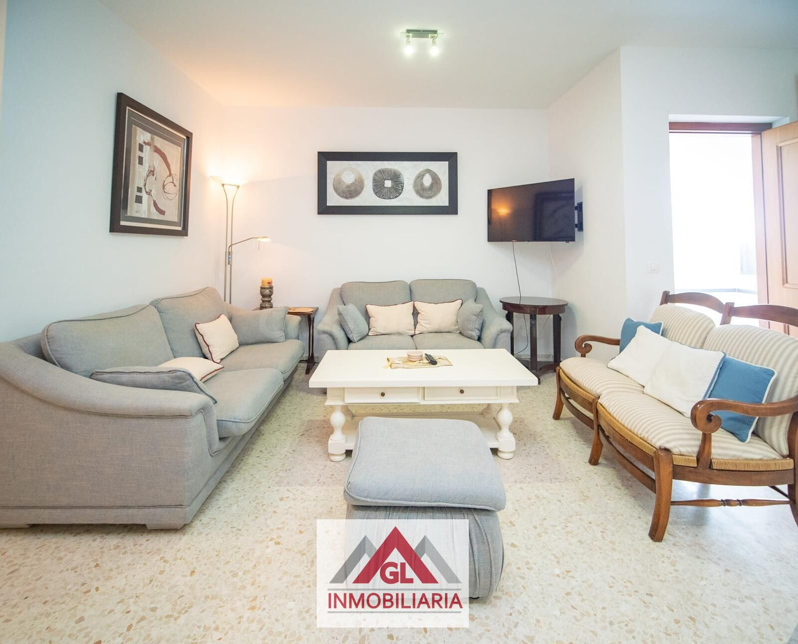 APARTAMENTO EN EL CENTRO CON GARAJE INCLUIDO!!