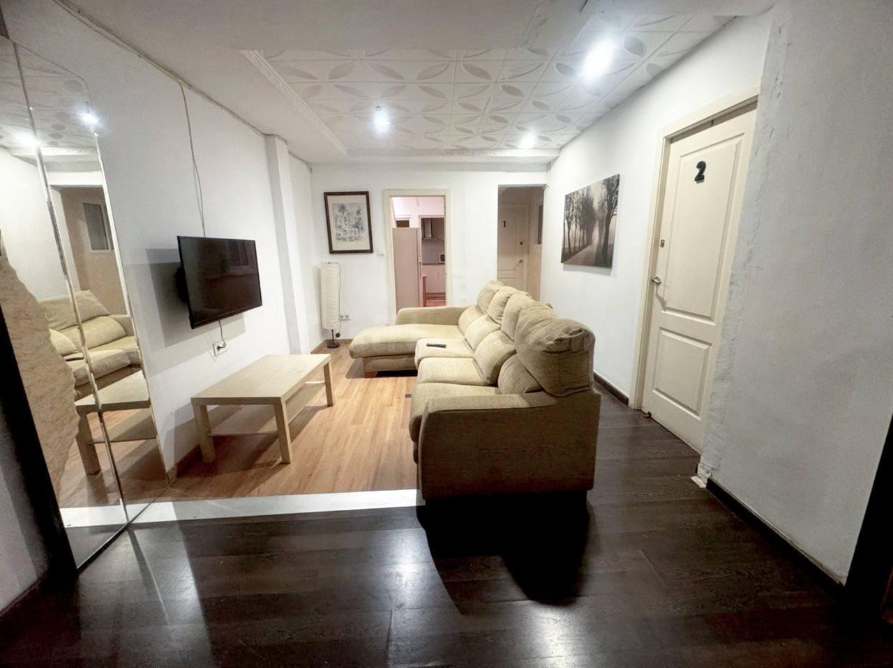 CASA DE 2 PLANTAS PARA VIVIR O NEGOCIO DE ALQUILER POR habit - foto 2