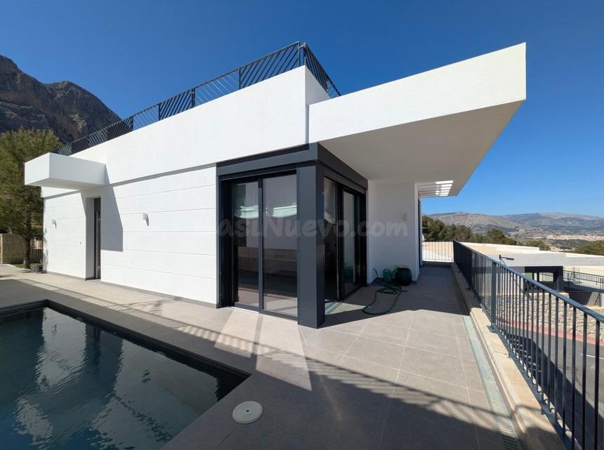 Villa independiente con vistas panorámicas al mar y a las montañas - Polop, Alicante