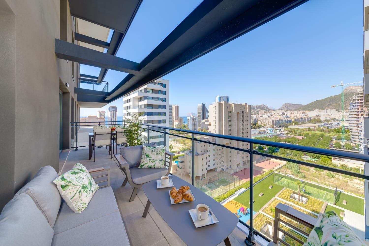 Apartamento con 3 dormitorios y vistas panorámicas - piso 11, Sun Rise Tower, Calpe