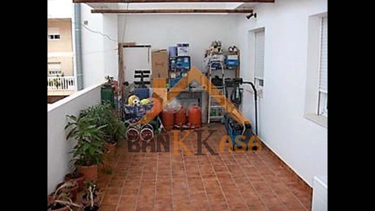 SE VENDE PISO EN EJIDO ZONA PABELLÓN