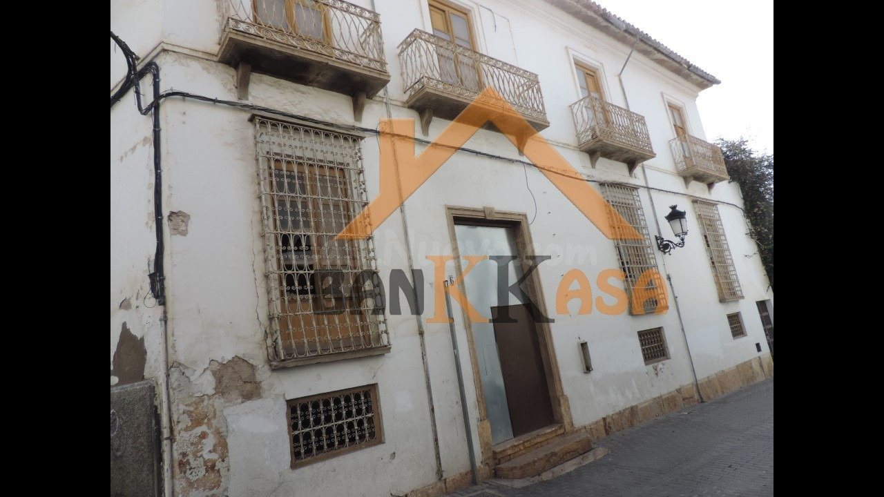 SE VENDE CASA ANTIGUA EN BERJA ZONA MERCADO DE ABASTOS