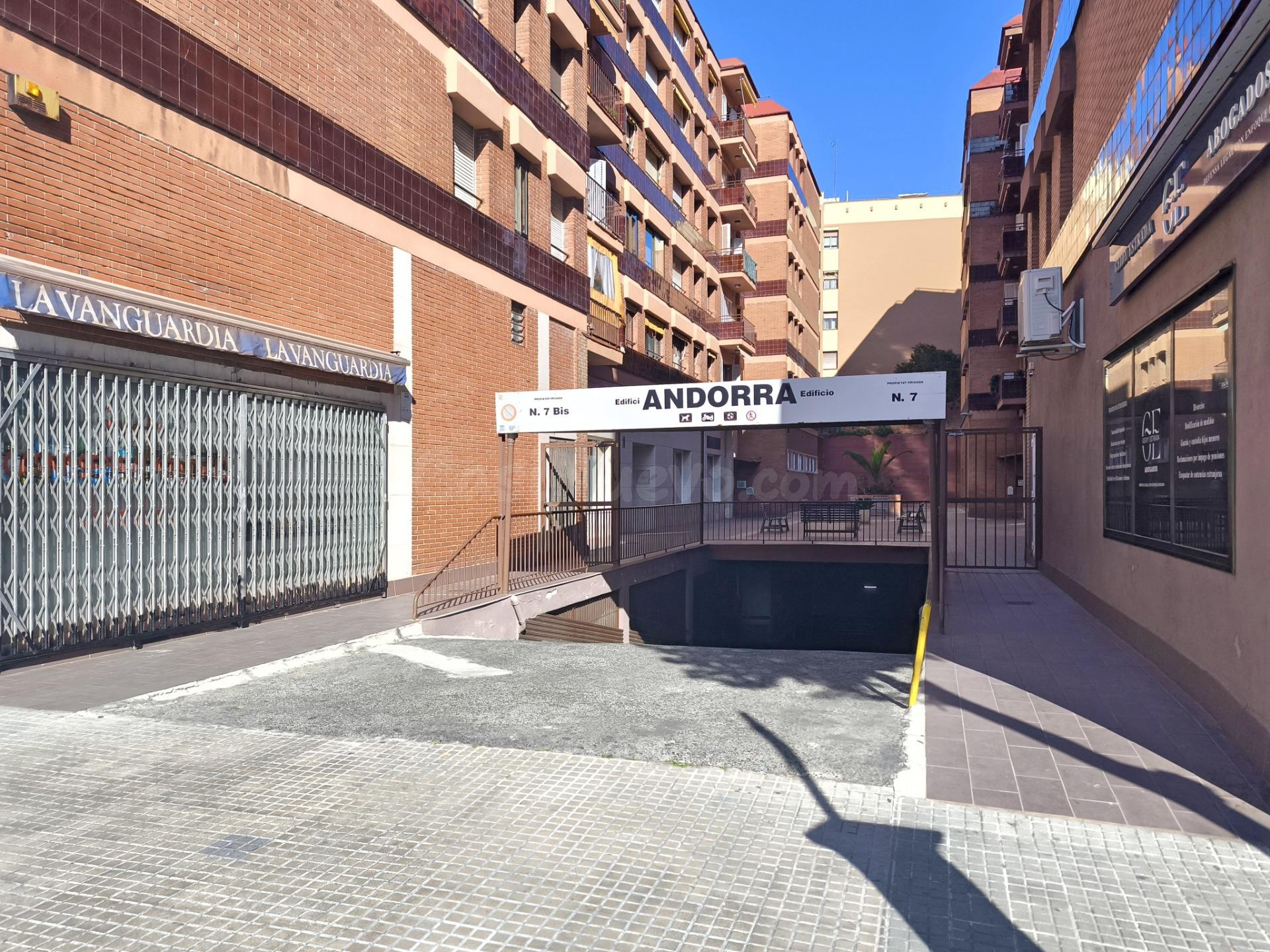Plaza de aparcamiento en AV. Principado de Andorra, pleno centro de Tarragona.