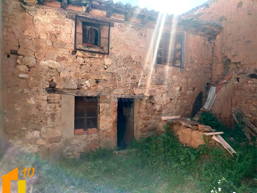 Casa en Arcos de la Llana para Reformar - foto 4