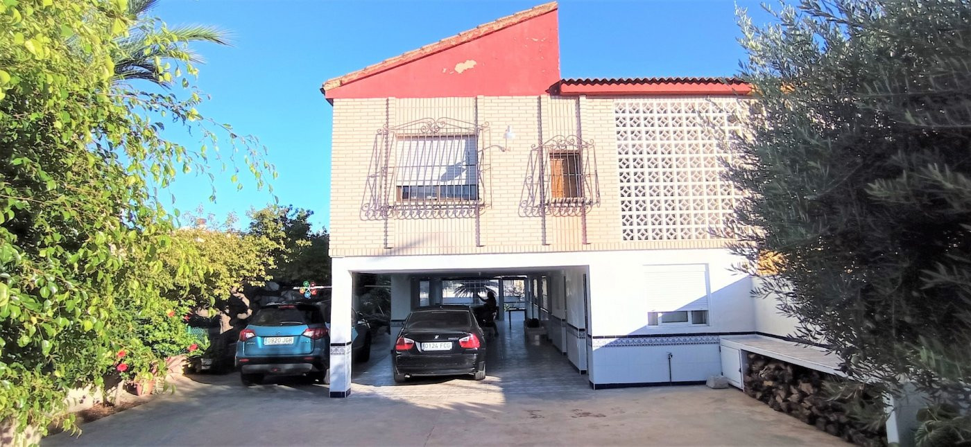 Se Vende Precioso Chalet en Los Narejos con buena ubicación