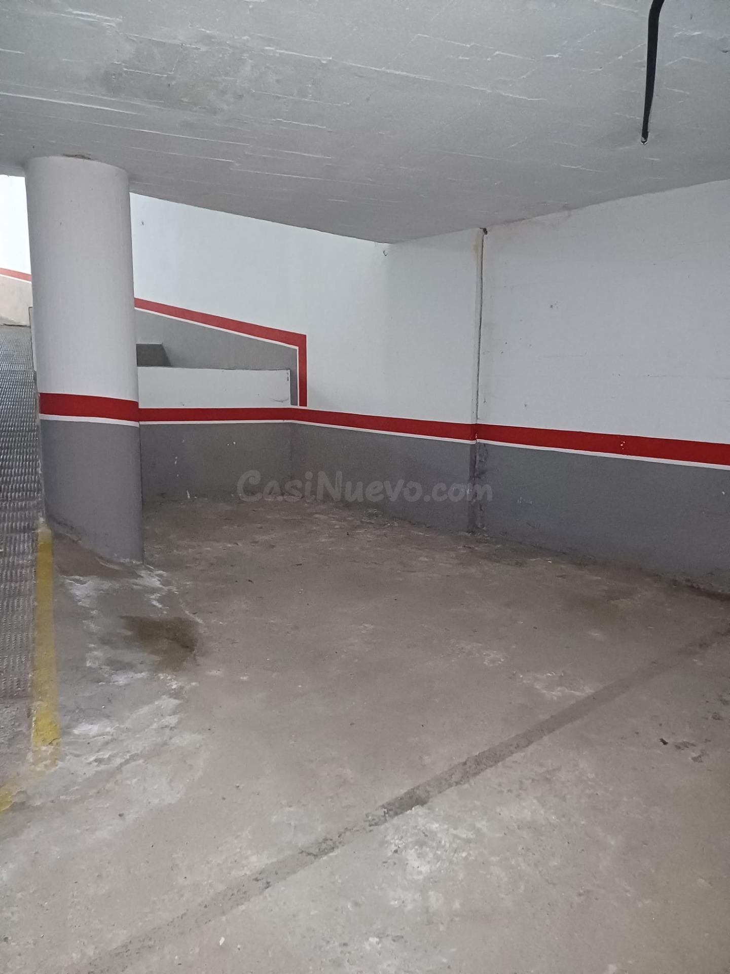 Oportunidad Única en el Centro de Torremolinos: Amplia Plaza de Garaje