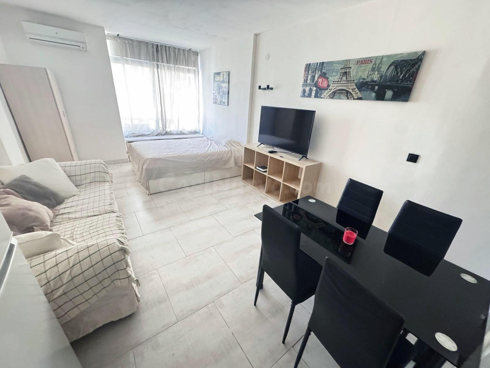 Oportunidad de inversión: estudio reformado, alquilado actualmente con renta garantizada y con licencia turística en Torremolinos