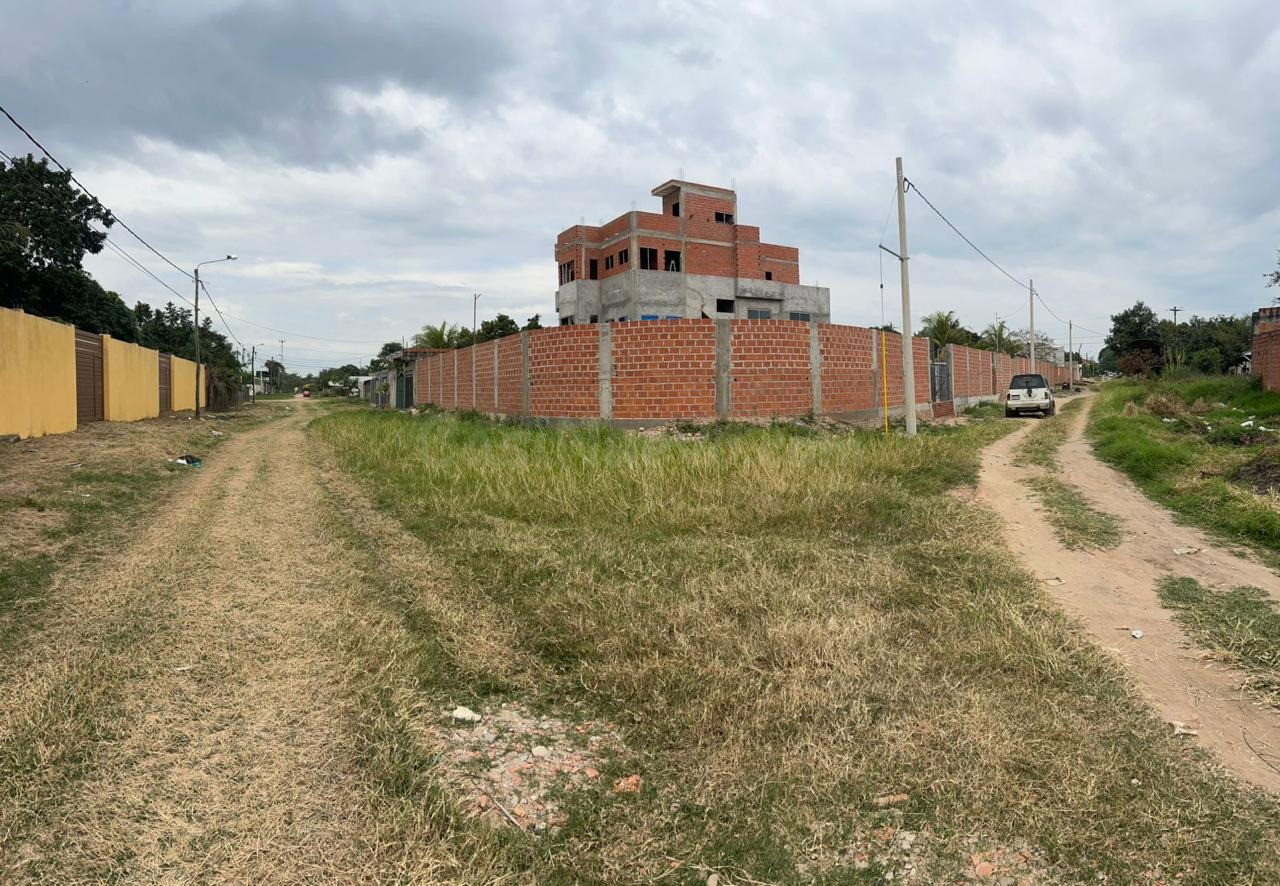 Amplio lote en venta, a pasos de la avenida Arroyito, 8vo an - foto 2
