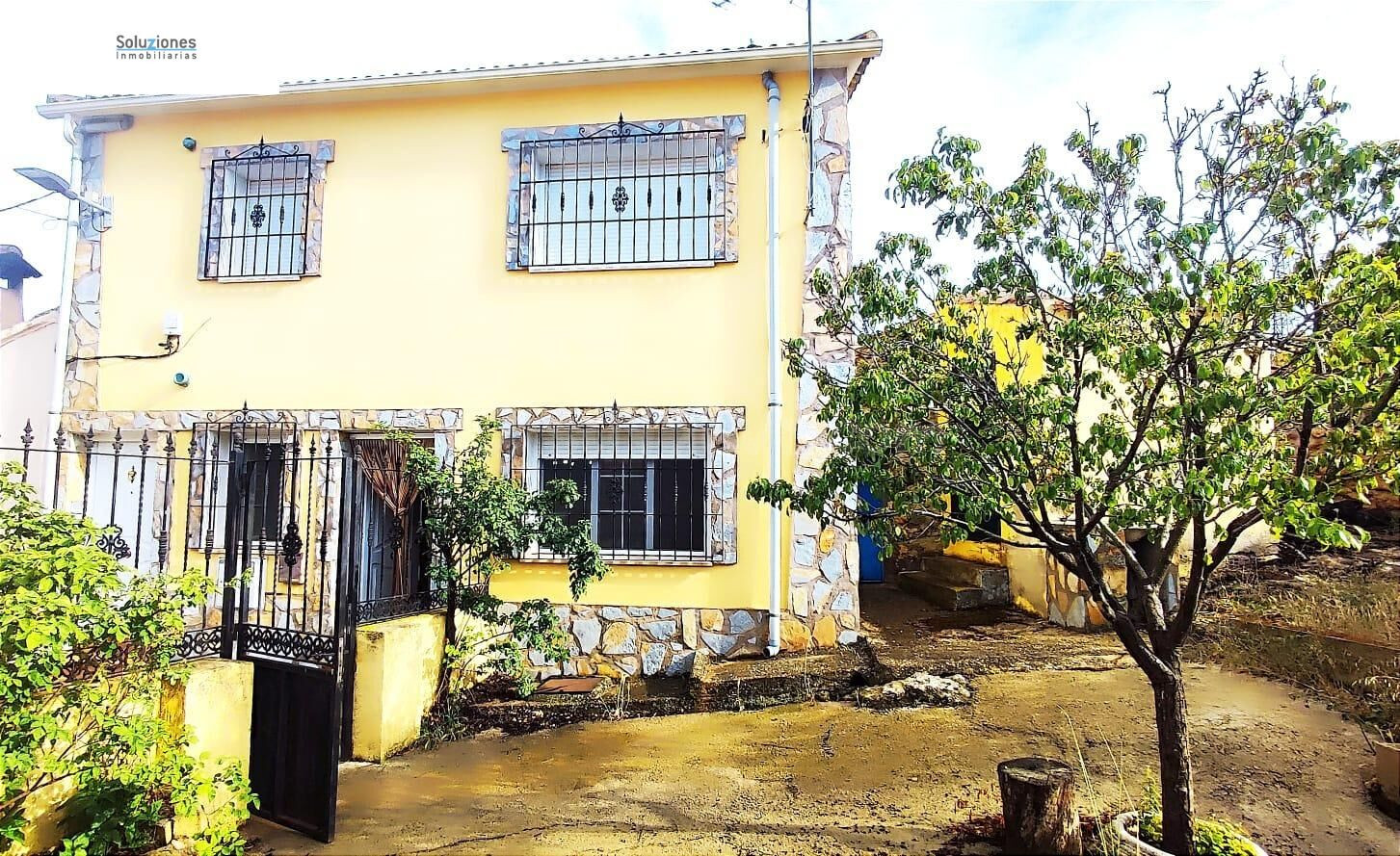 PLANTA BAJA DE CASA DE PUEBLO CON PATIO EN CUCHARAL