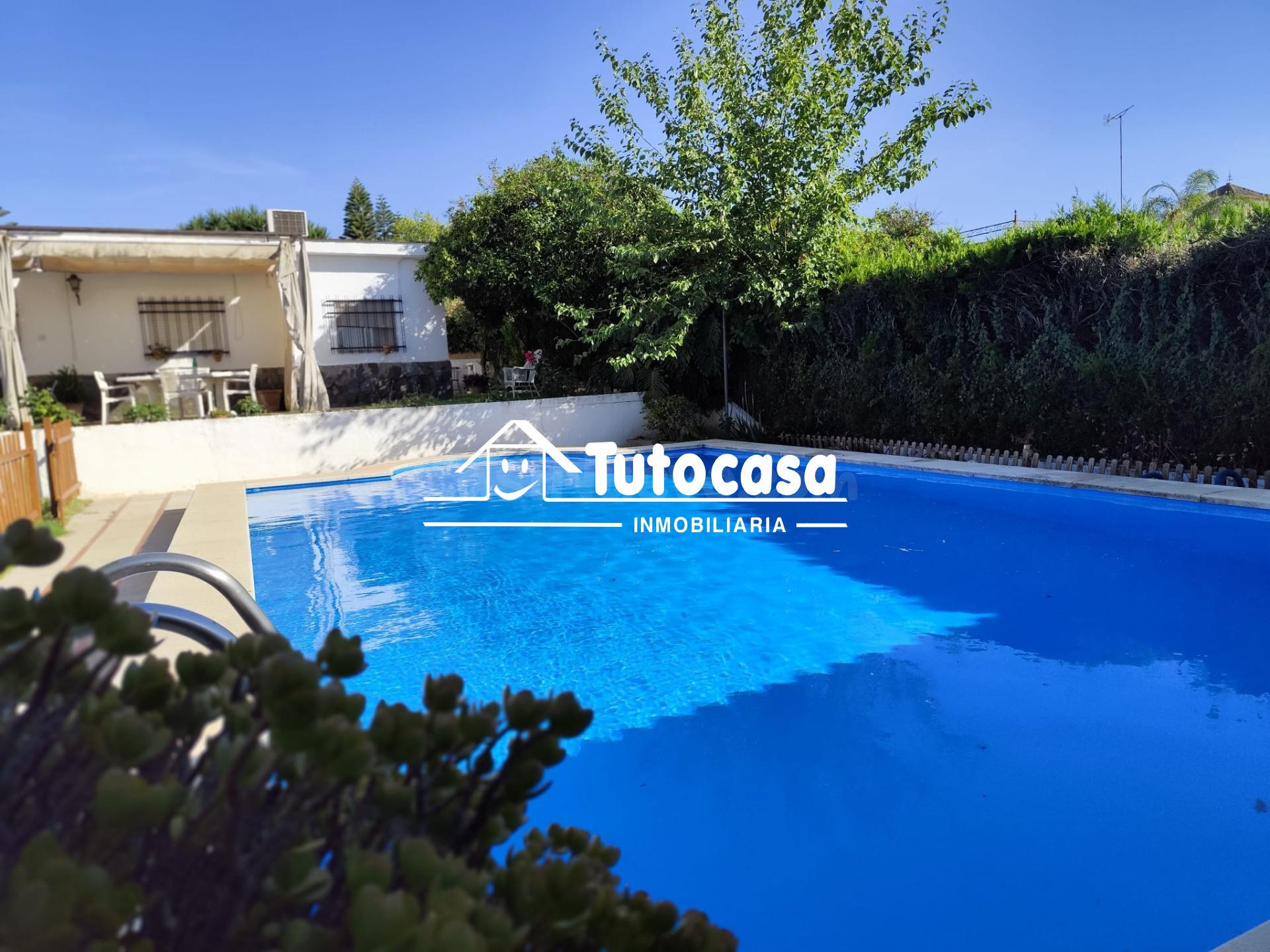 CHALET INDEPENDIENTE DE UNA PLANTA CON PISCINA EN LA MOTILLA!!