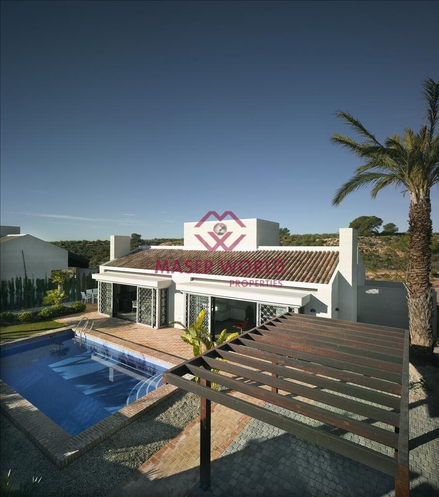 Elegantes villas independientes con piscina privada en Peraleja Golf Resort - Costa Cálida
