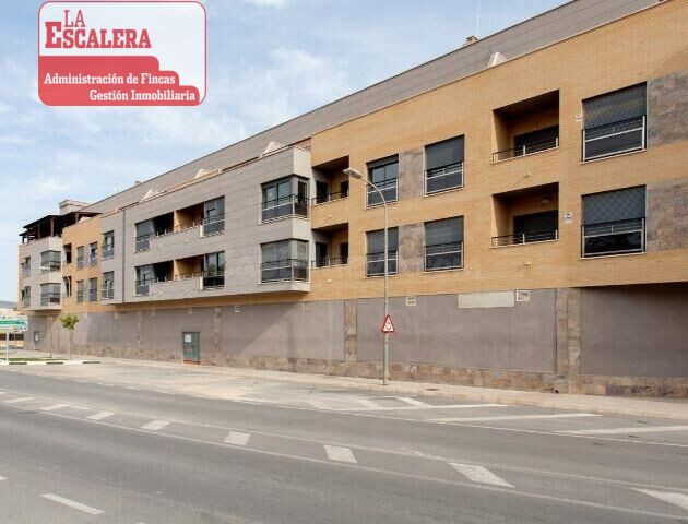 Local de obra 1930m2, ubicado en periferia