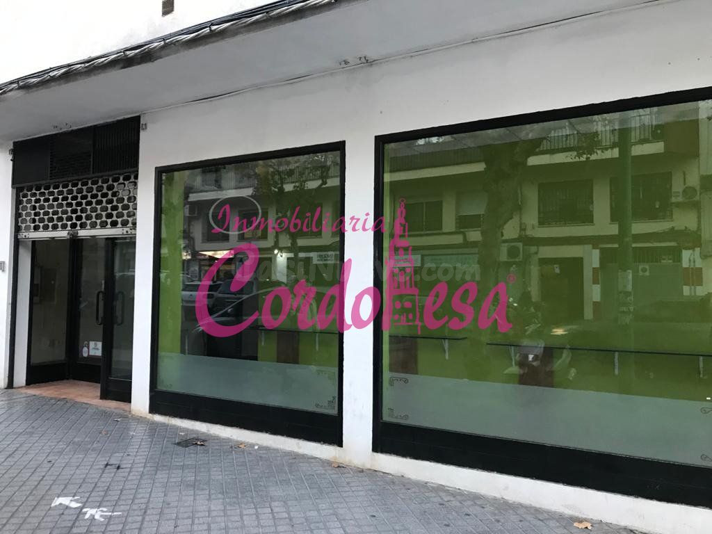 LOCAL COMERCIAL ESQUINA EN ALMOGÁVARES