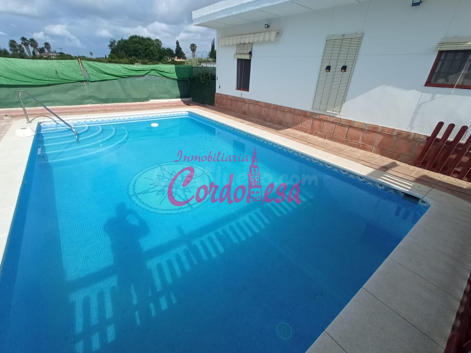 CASA CON TERRENO, GARAJE Y PISCINA EN EL HIGUERON