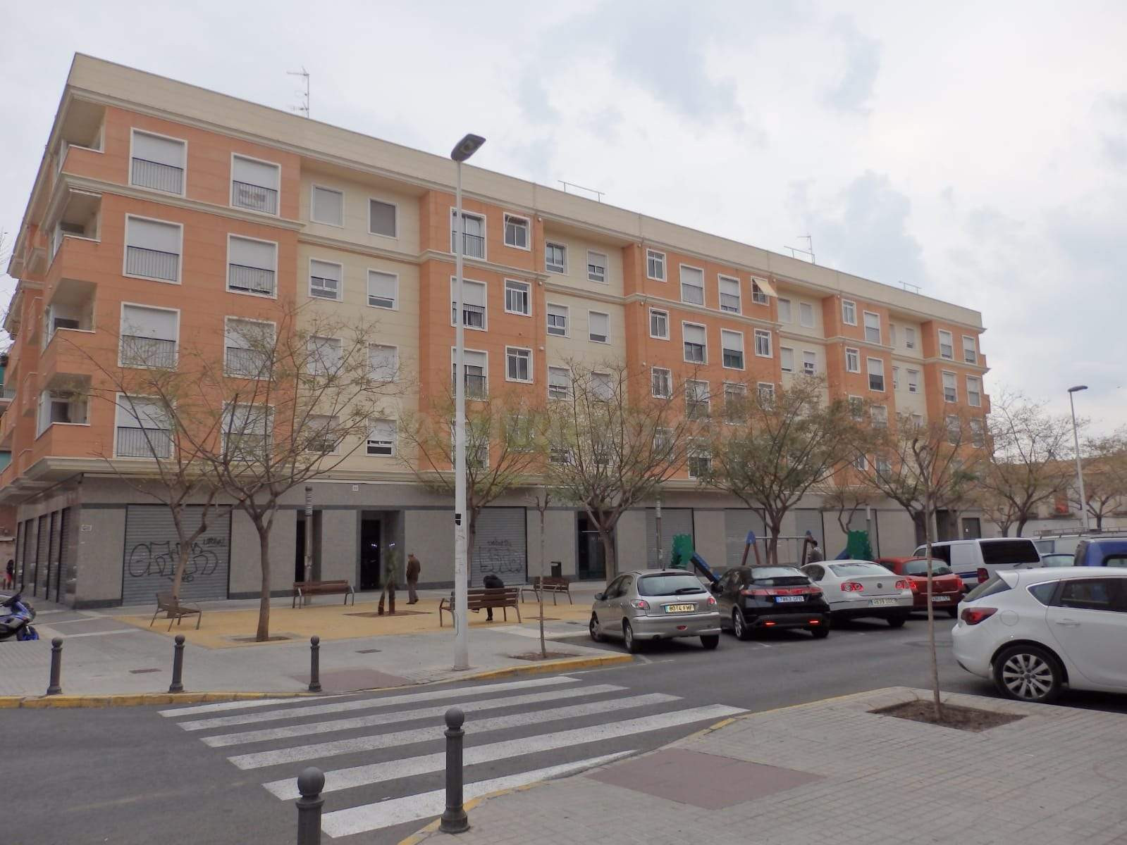 LOCAL EN AURELIO COQUILLAT PASCUAL con posibilidad de CAMBIO DE USO