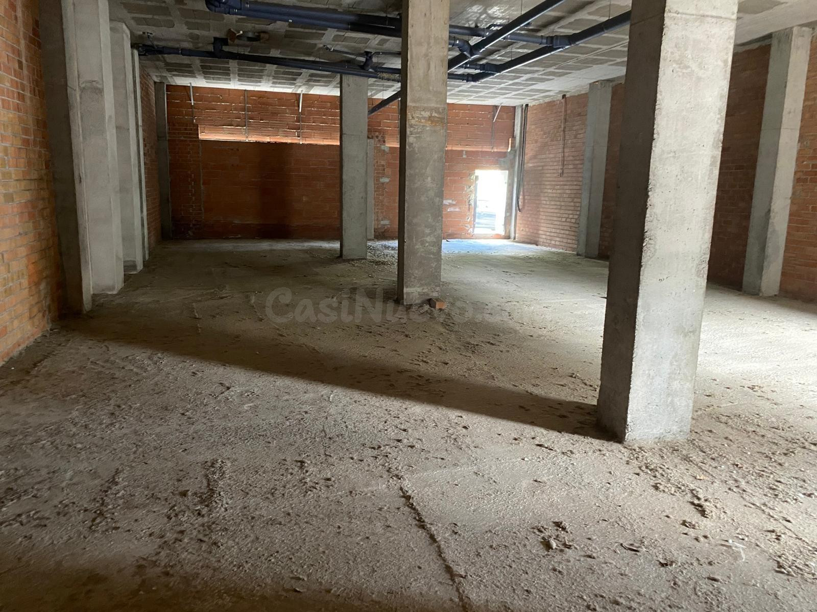 LOCAL 90 M2 OBRA NUEVA EN RAMBLA GIRADA - foto 4