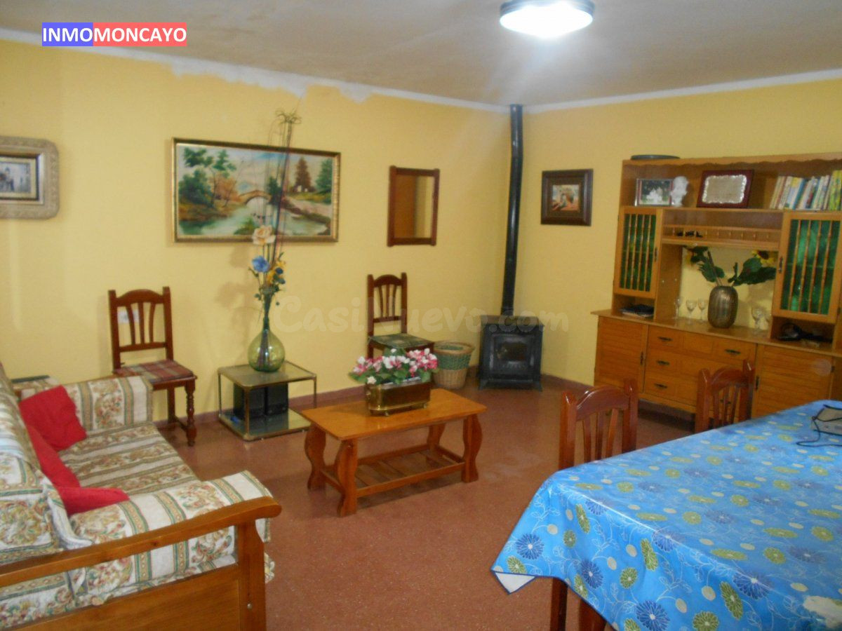 Vendo casa en Novallas, reformada - foto 2