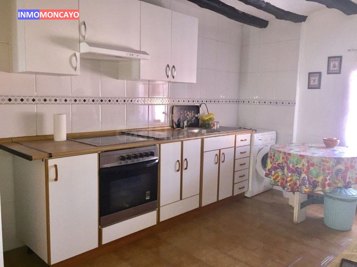 Vendo casa en Novallas, reformada - foto 3