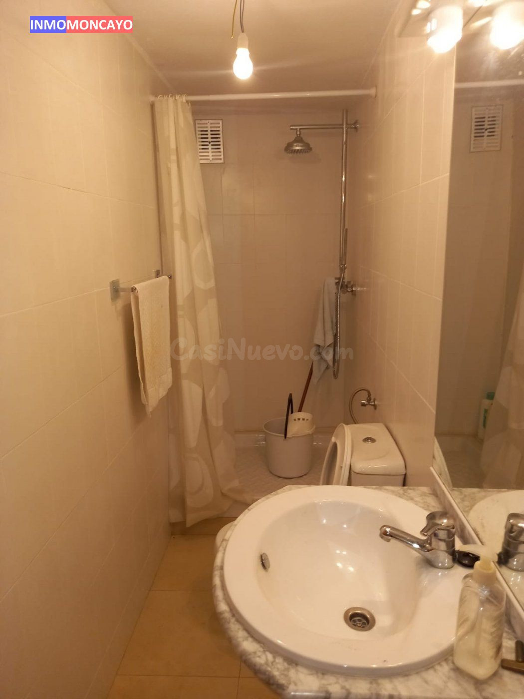 Se vende casa en el centro de Novallas - foto 3