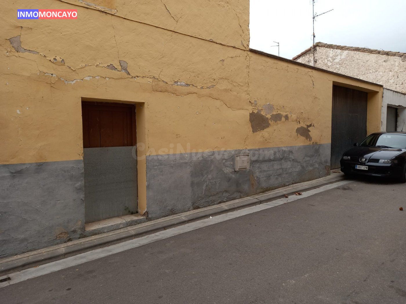 Venta de 280 m2 de solar en Novallas - foto 2