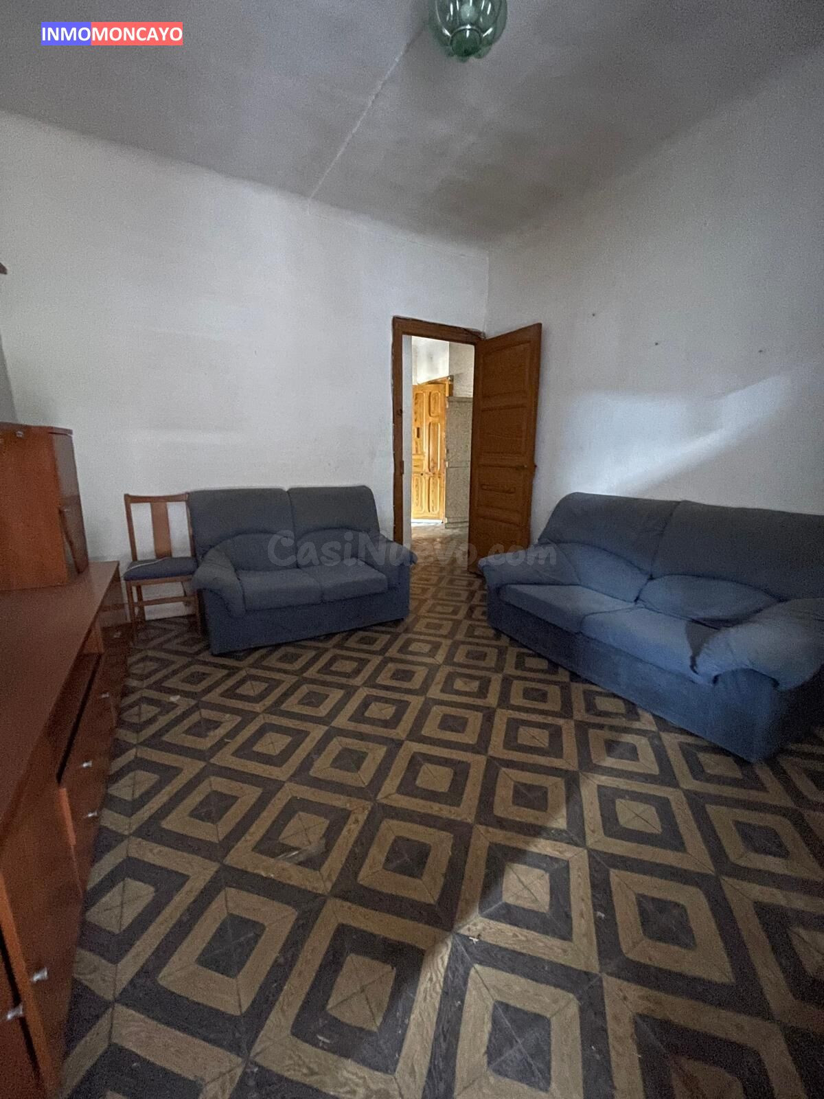 SE VENDE AMPLIA CASA EN NOVALLAS (ZARAGOZA) - foto 2
