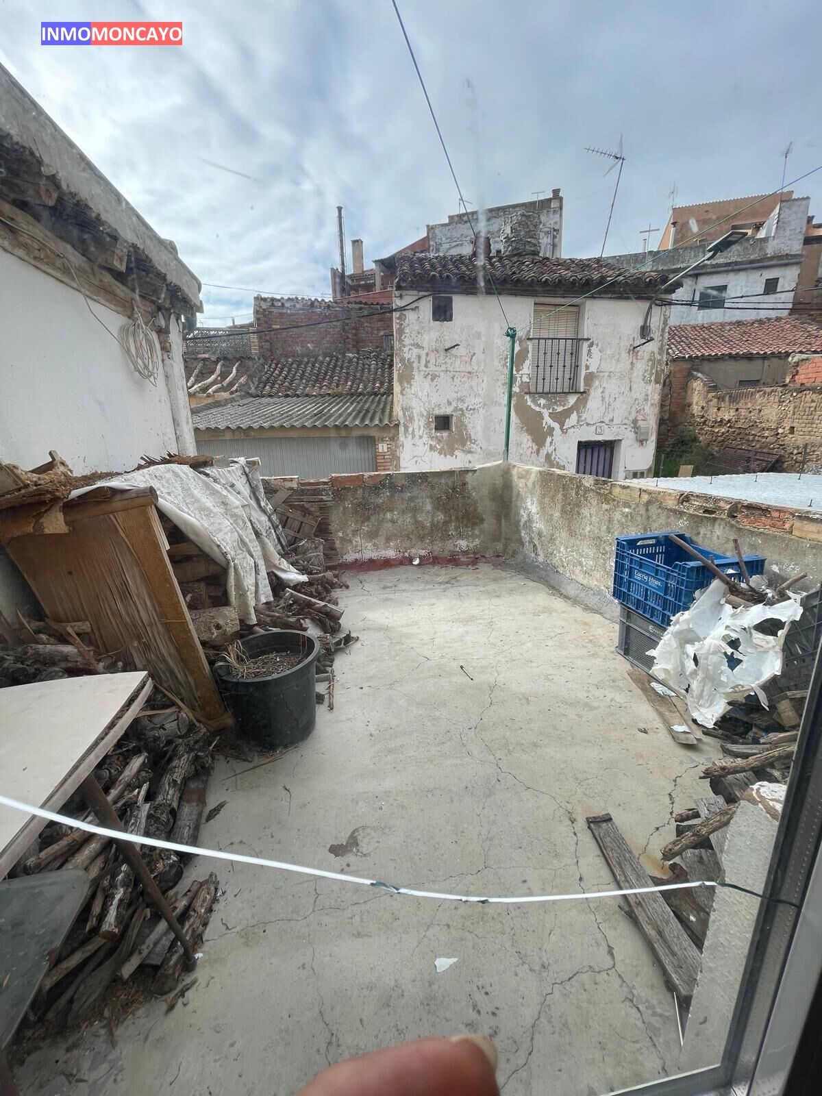 SE VENDE AMPLIA CASA EN NOVALLAS (ZARAGOZA) - foto 5