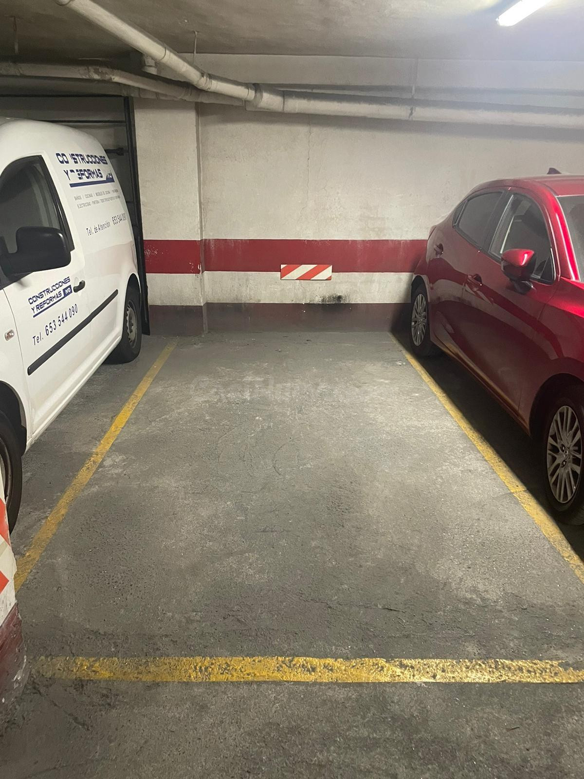 PLAZA DE GARAJE EN EL CENTRO DE ALICANTE CON TRASTERO ENORME - foto 4