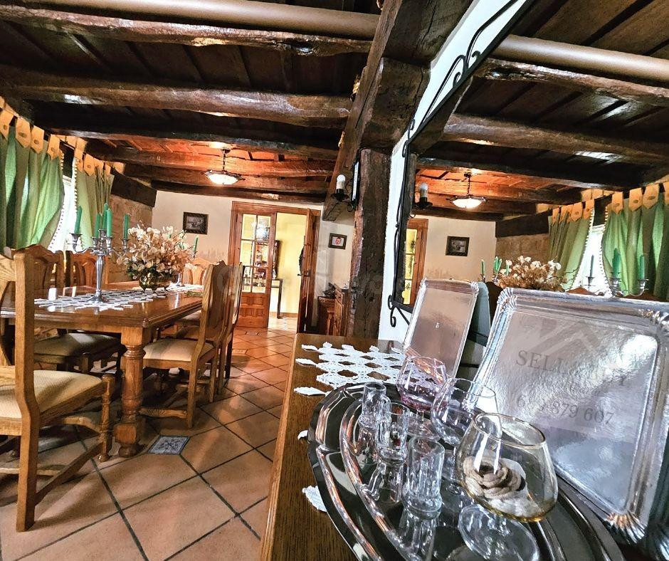 CASONA IMPRESIONANTE A ORILLAS DEL PANTANO - foto 4