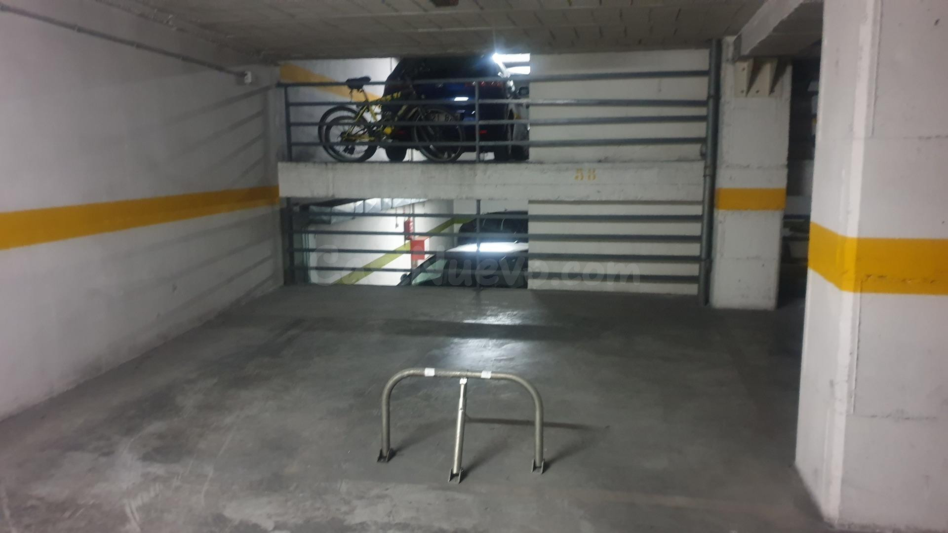 Garaje en venta en Elche, frente universidad