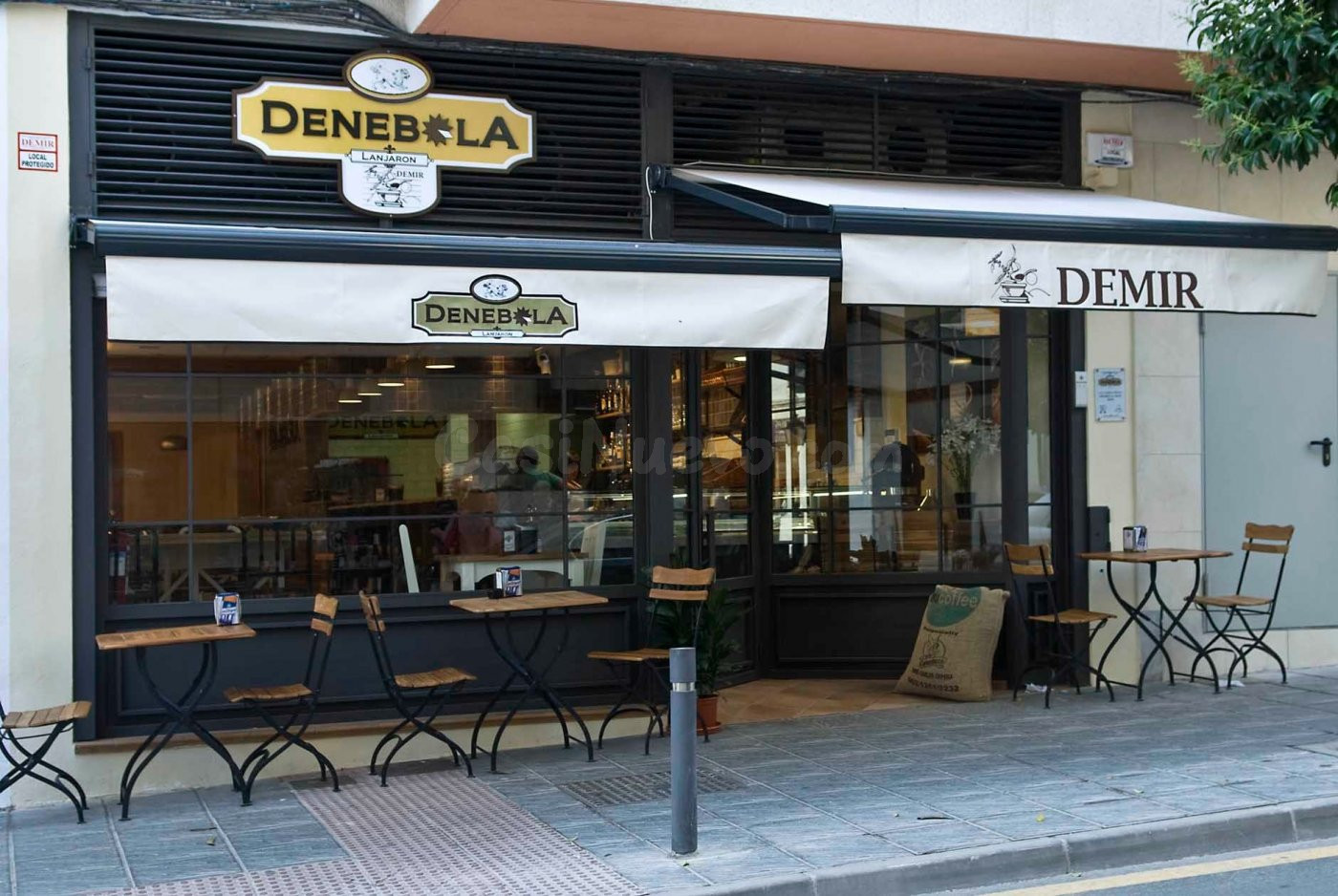 NEGOCIO CAFETERÍA EN LANJARÓN