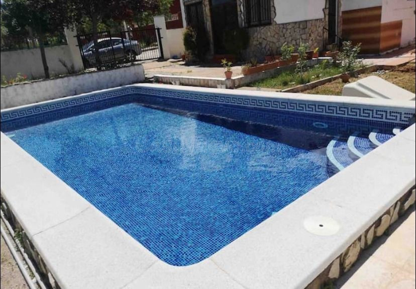Chalet con terreno y piscina propia en Marchuquera - foto 3