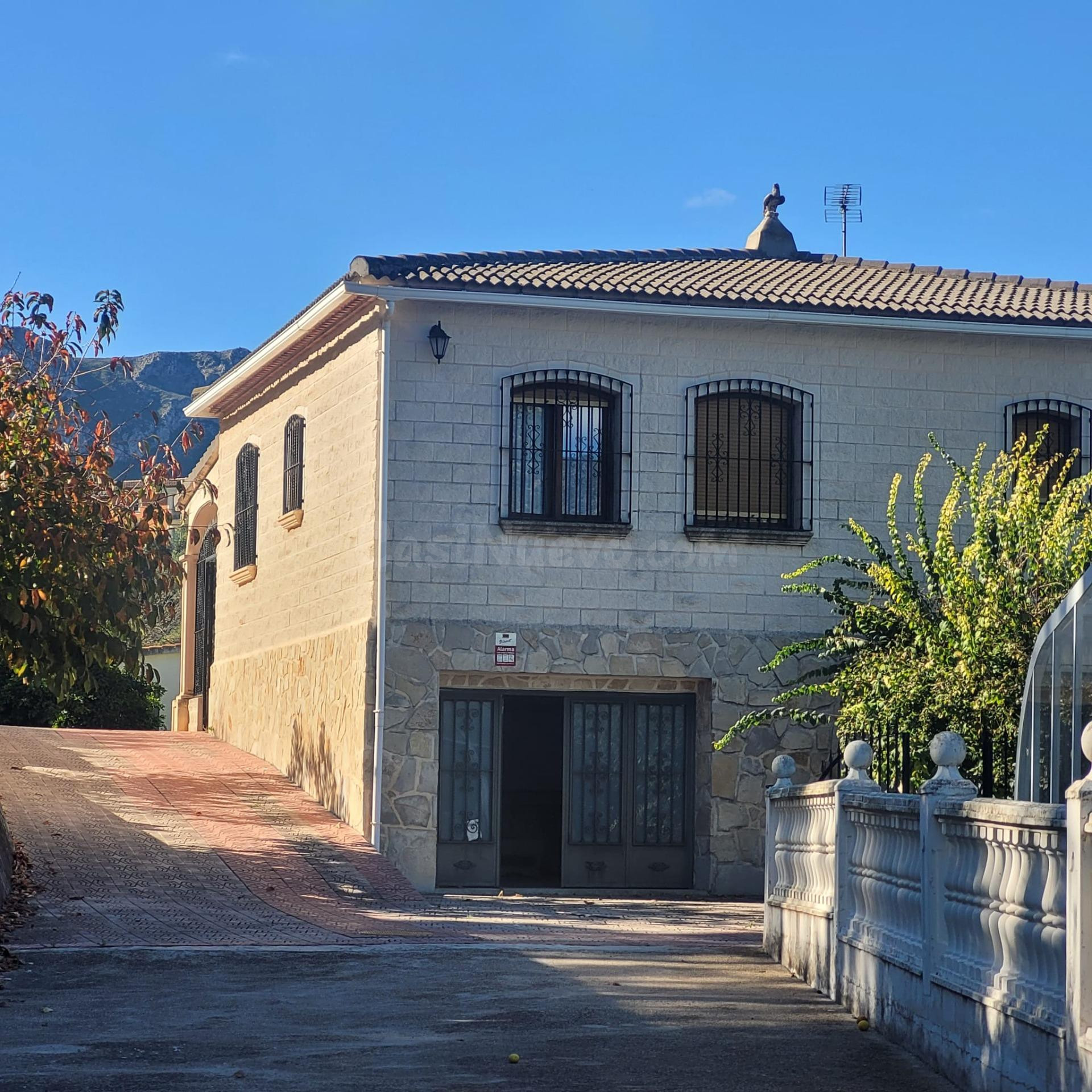 Chalet independiente en venta en Beniali (Alicante)