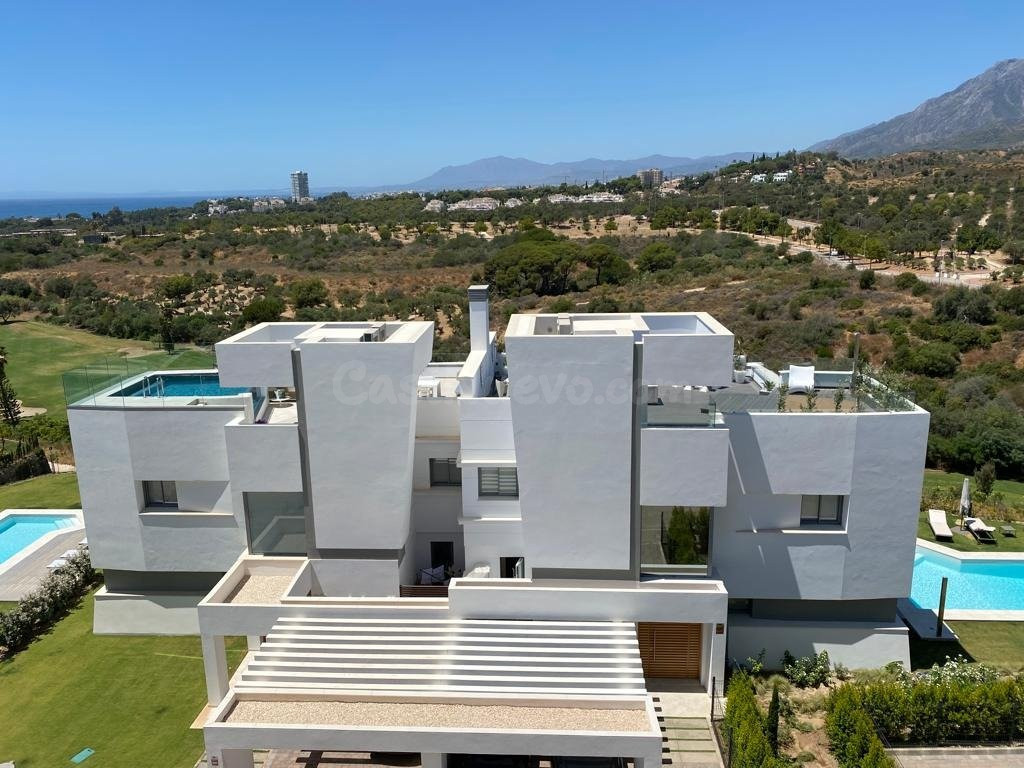 Este complejo residencial que rodea el campo de golf de Santa Clara