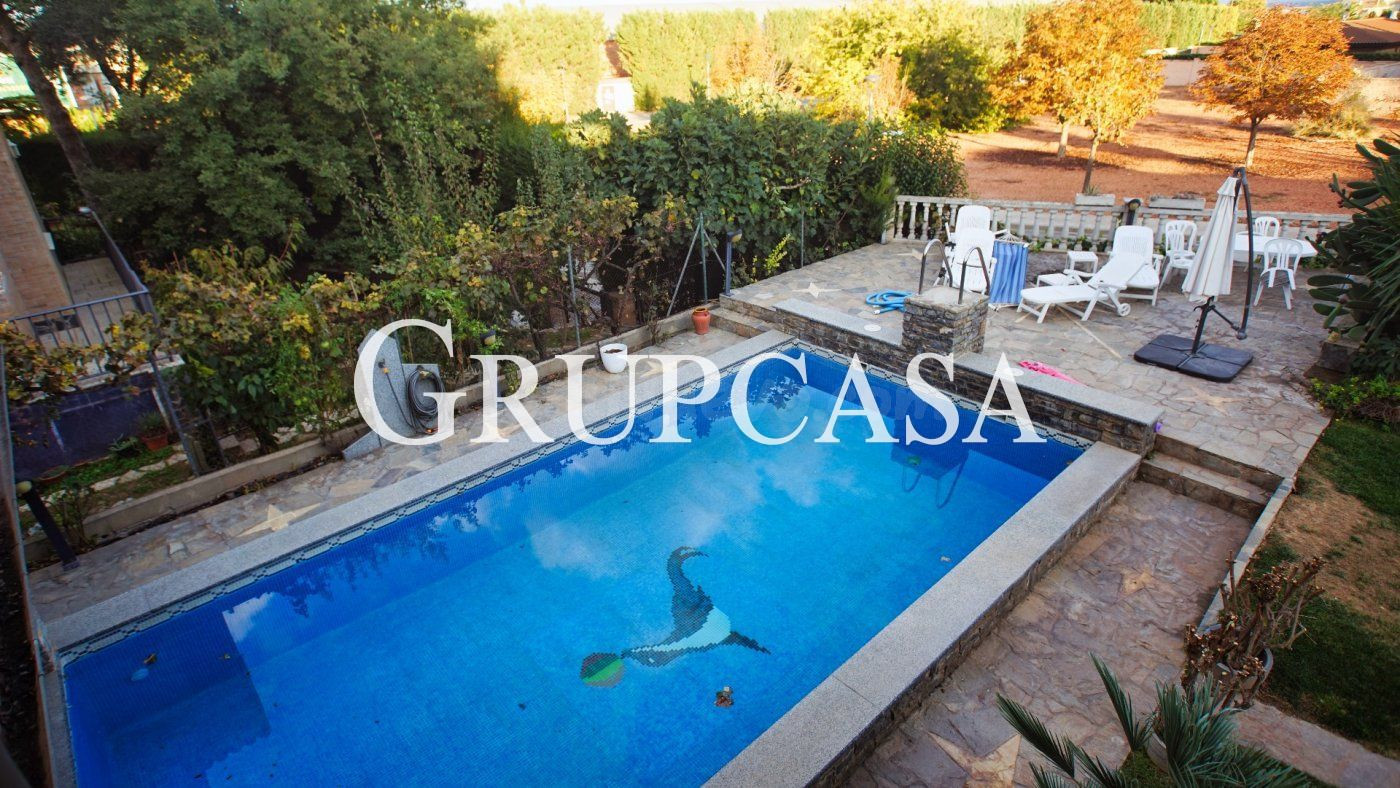 EXCLUSIVA PROPIEDAD DE DISEÑO RÚSTICO DE ALTA MONTAÑA EN LA  - foto 5