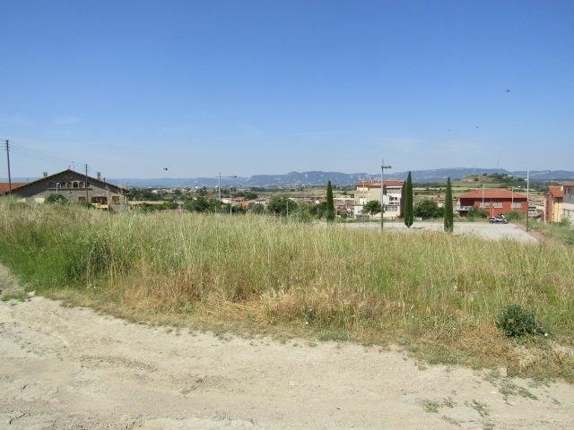 Solar en venda - Roda de Ter - Zona Esquerda - foto 4