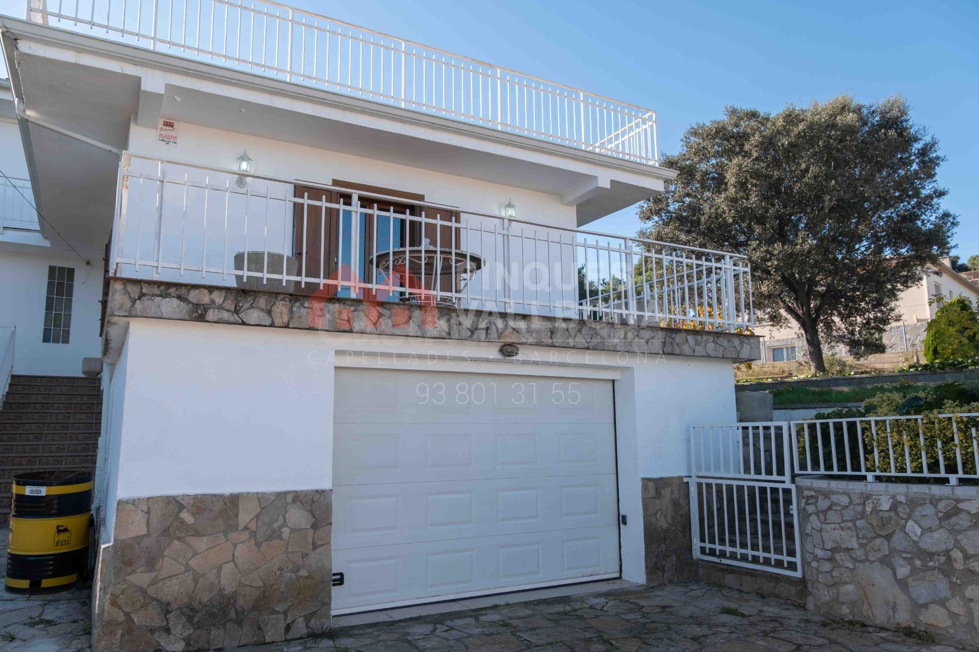 ESPECTACULAR CASA DE 268 m2 TODA EXTERIOR, CON GARAGE PARA 4 - foto 3