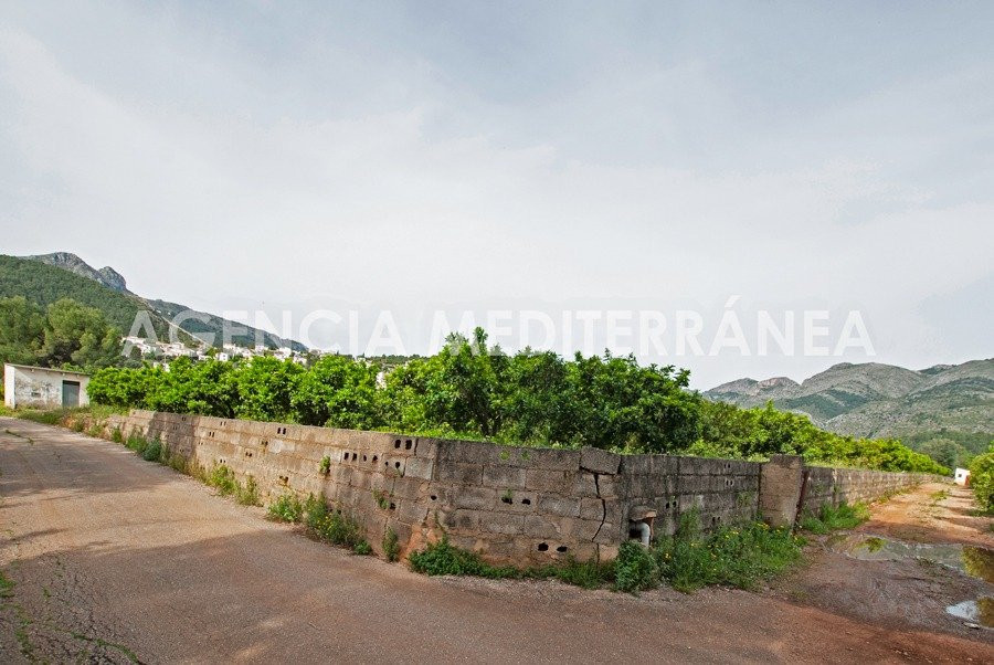 AMPLIA PARCELA URBANIZABLE PROXIMA ORBA CENTRO