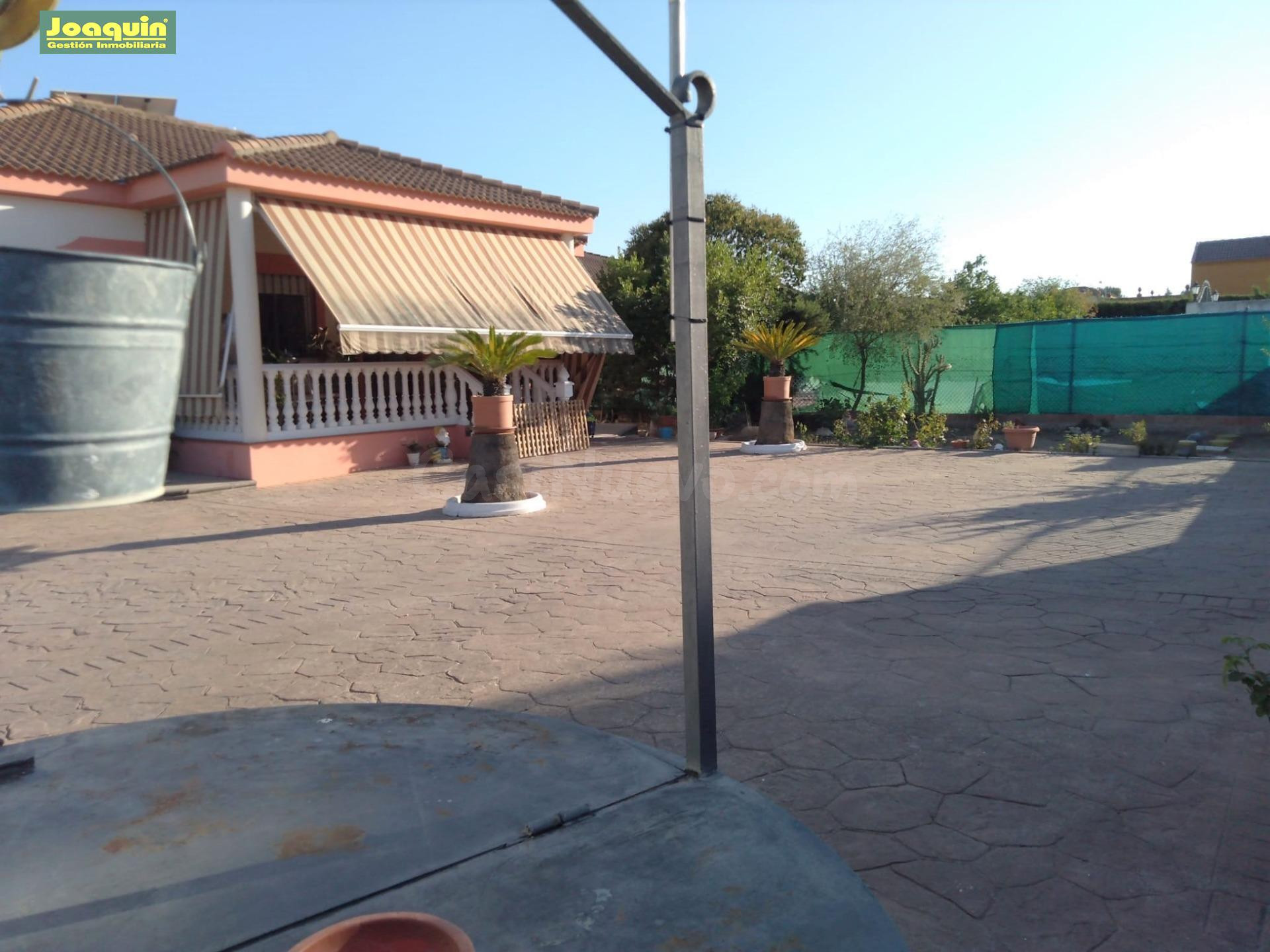 PARCELA NO HIPOTECABLE CON CASA Y PISCINA - foto 4